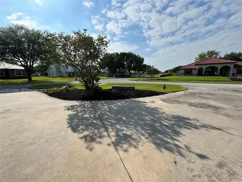 933 Sawgrass Street Clewiston FL 33440