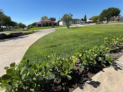 933 Sawgrass Street Clewiston FL 33440