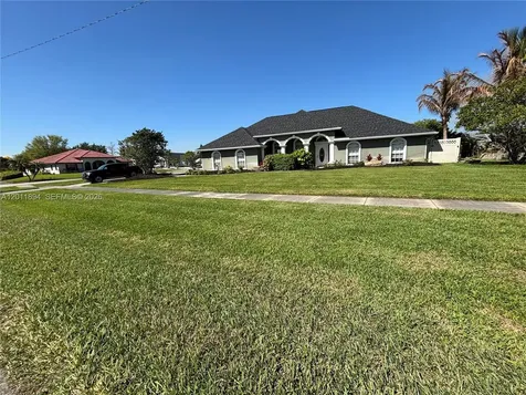 933 Sawgrass Street Clewiston FL 33440