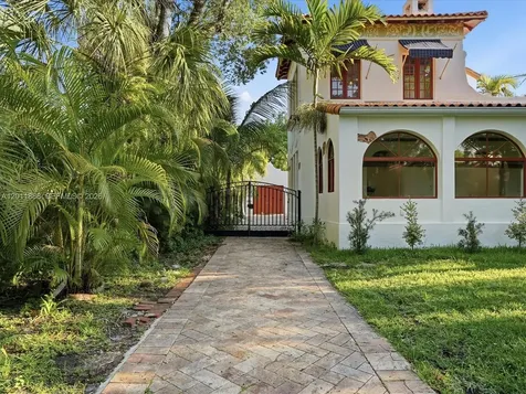 1137 Asturia Avenue Coral Gables FL 33134