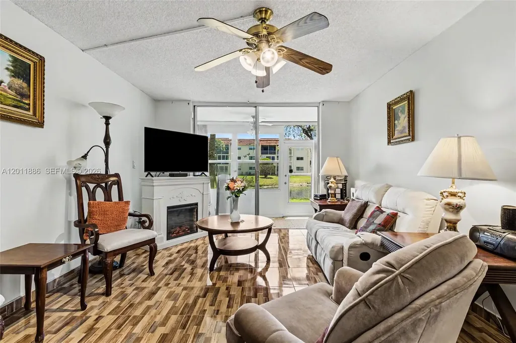 2831 E Sunrise Lakes Drive Sunrise FL 33322