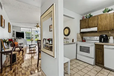 2831 E Sunrise Lakes Drive Sunrise FL 33322