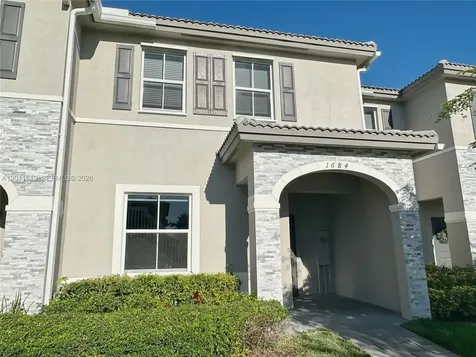 1684 SE 26th Terrace Homestead FL 33035