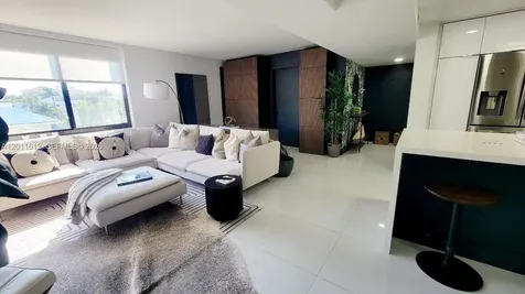 250 Galen Drive Key Biscayne FL 33149