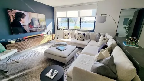 250 Galen Drive Key Biscayne FL 33149