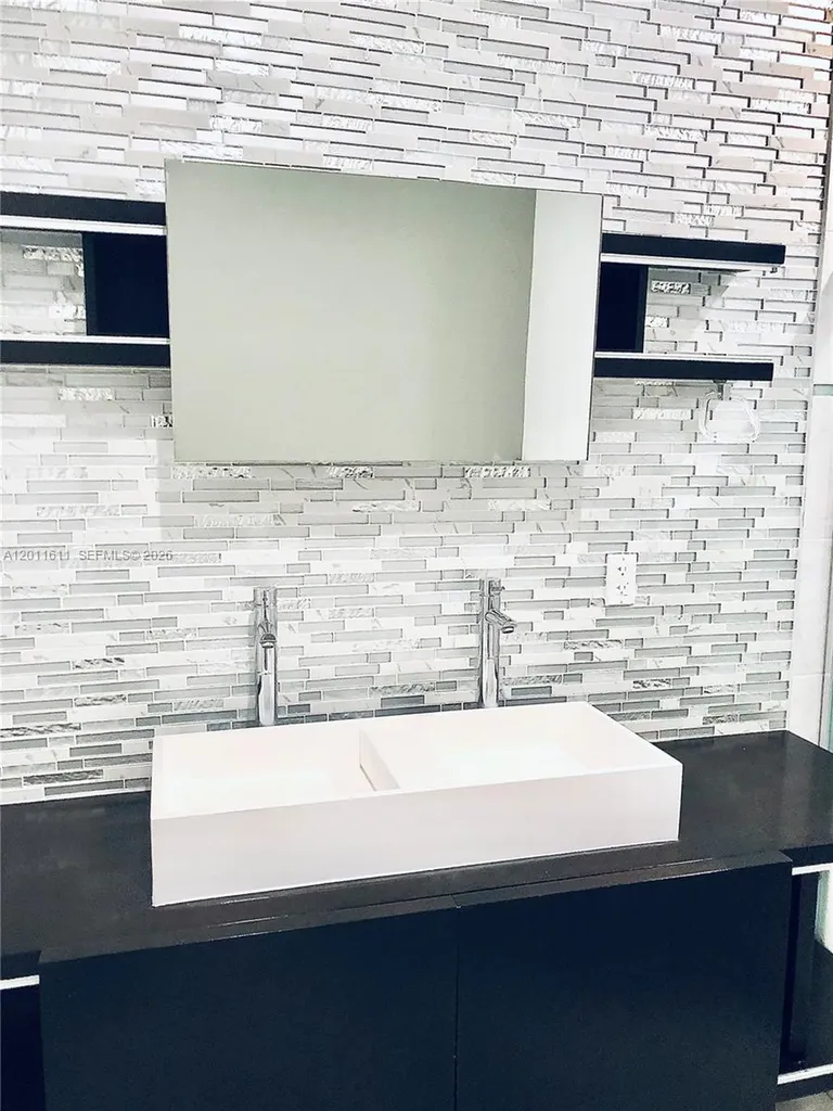 822 NE 19th Avenue Fort Lauderdale FL 33304