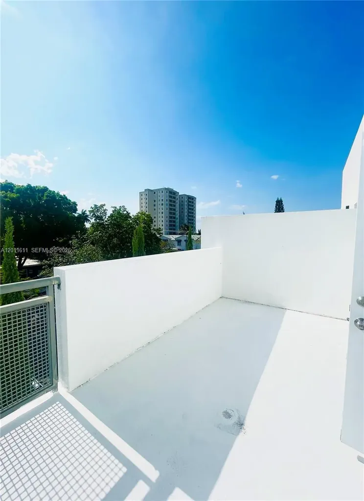 822 NE 19th Avenue Fort Lauderdale FL 33304