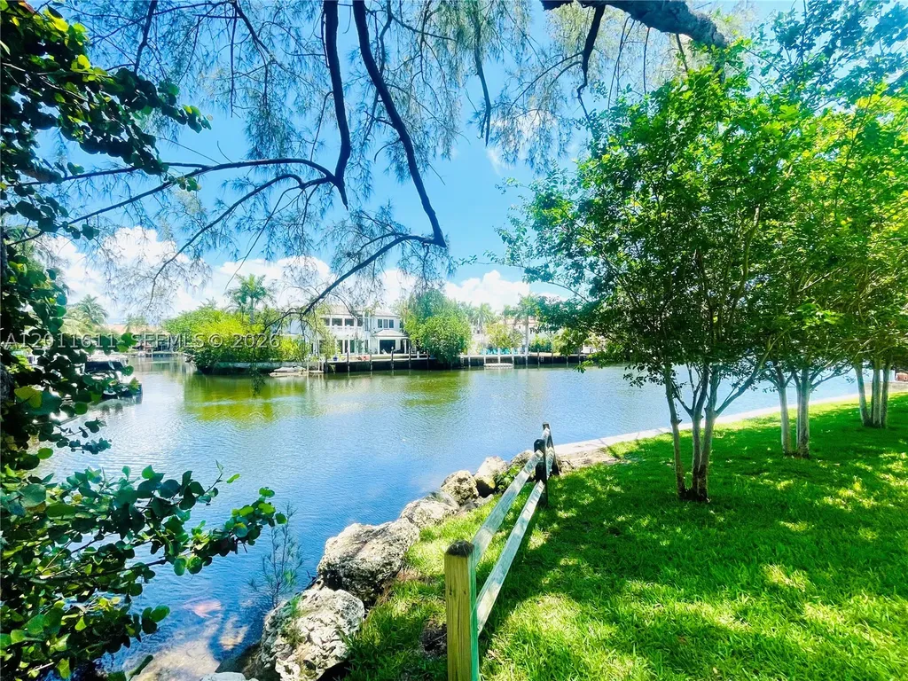 822 NE 19th Avenue Fort Lauderdale FL 33304