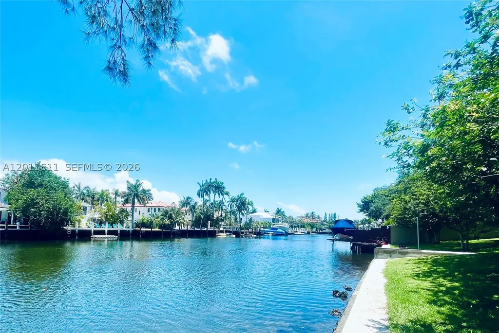 822 NE 19th Avenue Fort Lauderdale FL 33304