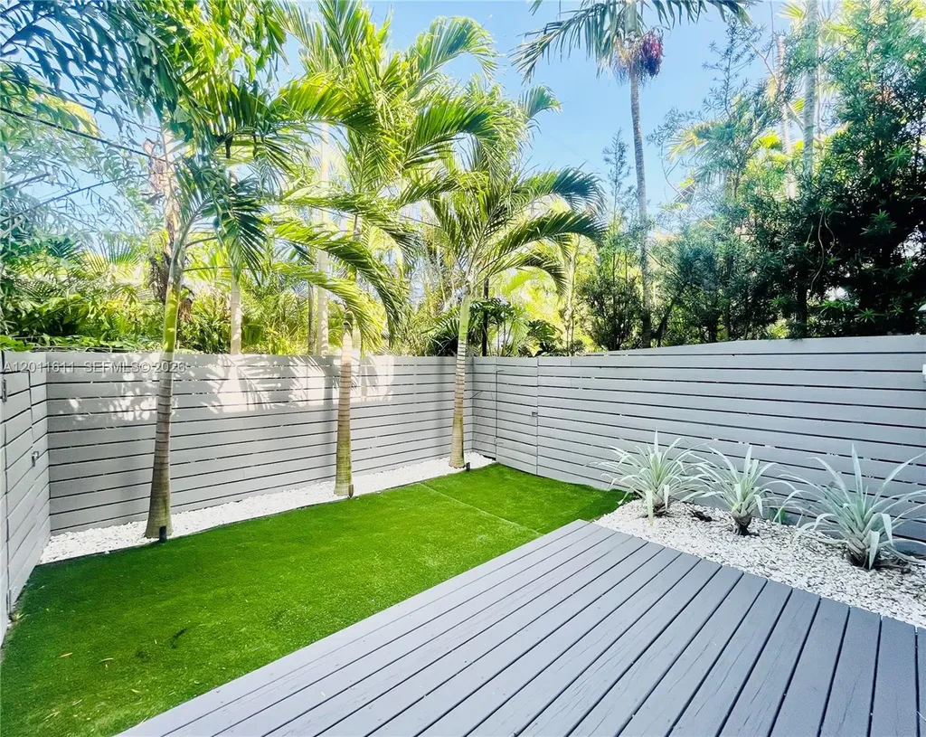 822 NE 19th Avenue Fort Lauderdale FL 33304