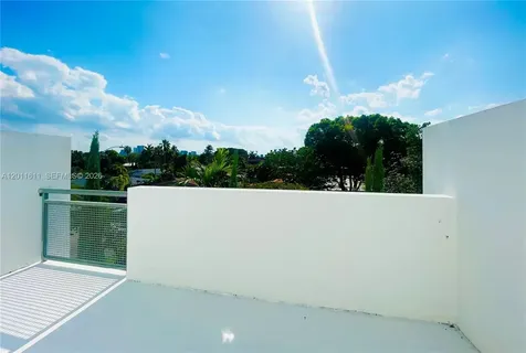822 NE 19th Avenue Fort Lauderdale FL 33304