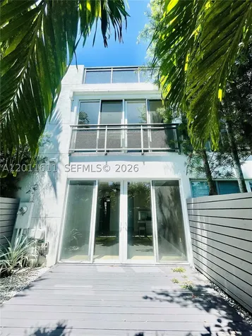 822 NE 19th Avenue Fort Lauderdale FL 33304