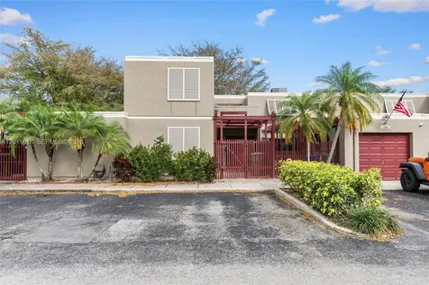 1391 W Fairway Road Pembroke Pines FL 33026