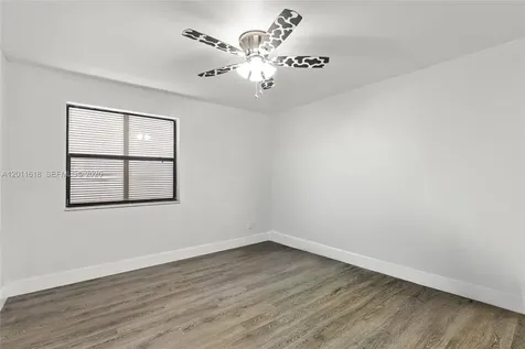 1391 W Fairway Road Pembroke Pines FL 33026