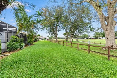 1391 W Fairway Road Pembroke Pines FL 33026