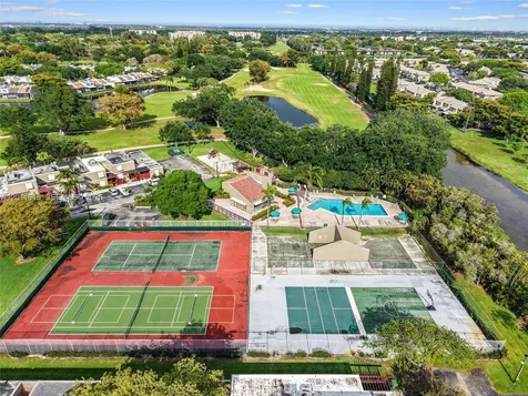 1391 W Fairway Road Pembroke Pines FL 33026