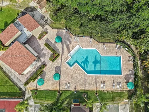 1391 W Fairway Road Pembroke Pines FL 33026