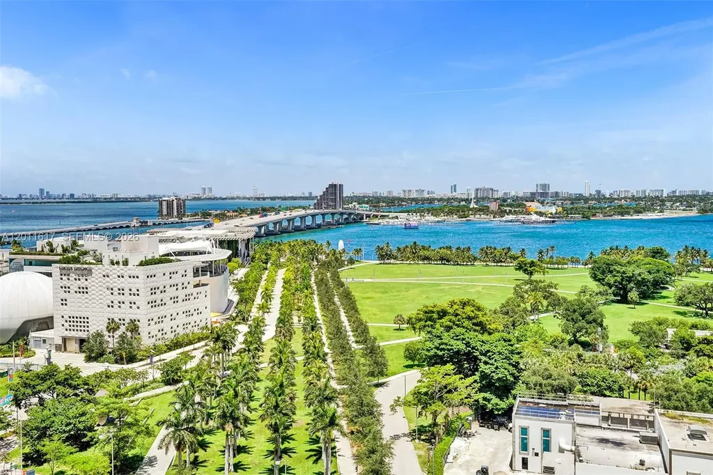 900 Biscayne Boulevard Miami FL 33132