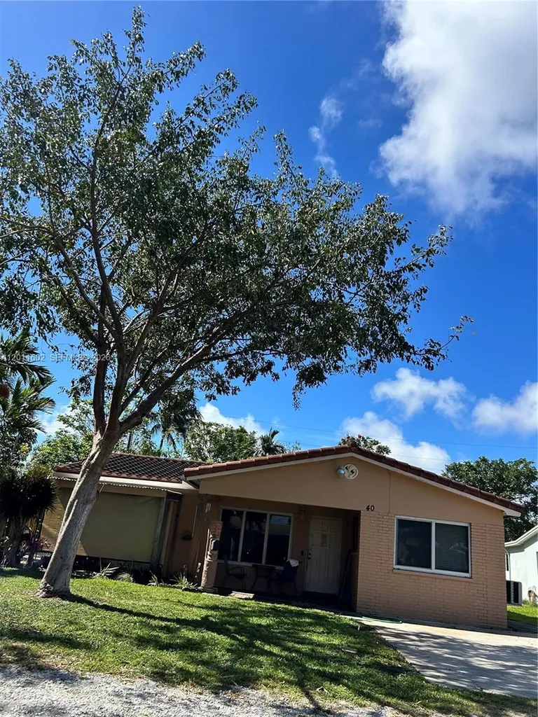 40 SE 8th Street Dania Beach FL 33004