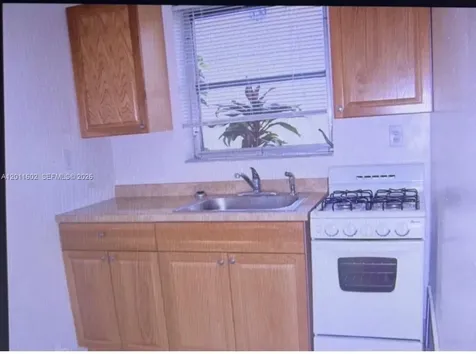 40 SE 8th Street Dania Beach FL 33004