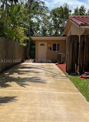 40 SE 8th Street Dania Beach FL 33004