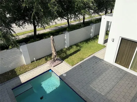 9980 NW 74th Terrace Doral FL 33178