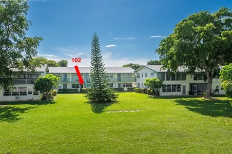 102 E Upminster E Deerfield Beach FL 33442