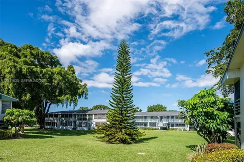 102 E Upminster E Deerfield Beach FL 33442