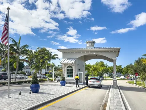 102 E Upminster E Deerfield Beach FL 33442