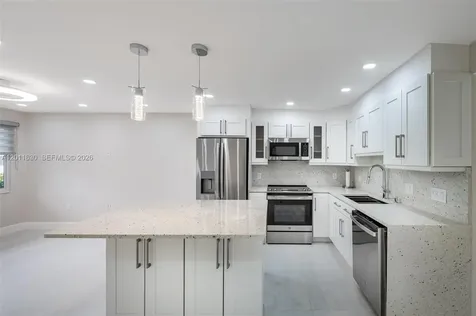 102 E Upminster E Deerfield Beach FL 33442