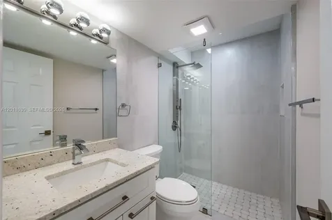 102 E Upminster E Deerfield Beach FL 33442