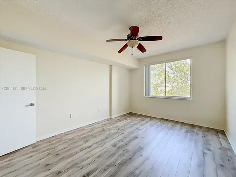 6968 SW 39th Street Davie FL 33314