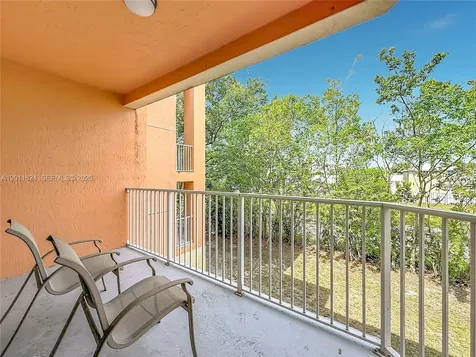 6968 SW 39th Street Davie FL 33314