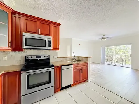6968 SW 39th Street Davie FL 33314