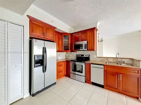 6968 SW 39th Street Davie FL 33314