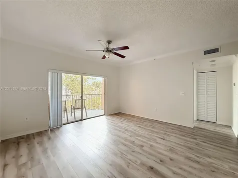 6968 SW 39th Street Davie FL 33314