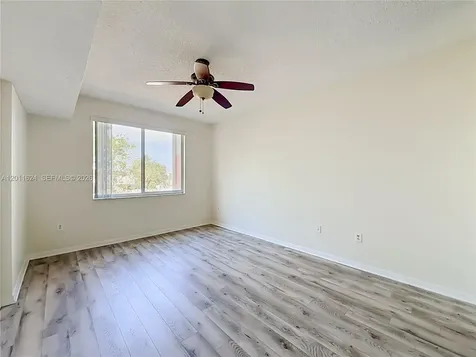 6968 SW 39th Street Davie FL 33314