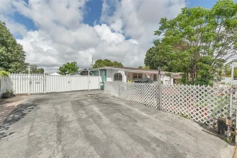 8510 NW 30th Place Miami FL 33147