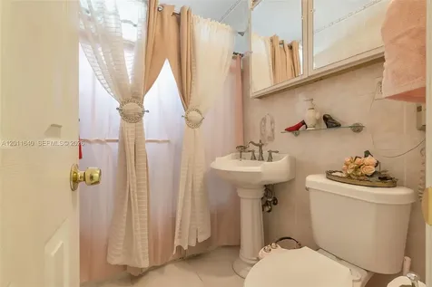 8510 NW 30th Place Miami FL 33147