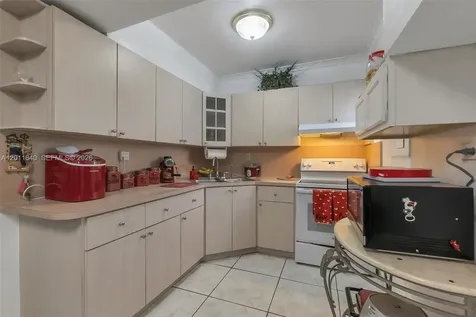 8510 NW 30th Place Miami FL 33147