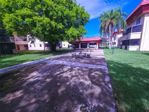 10907 N Kendall Drive Miami FL 33176