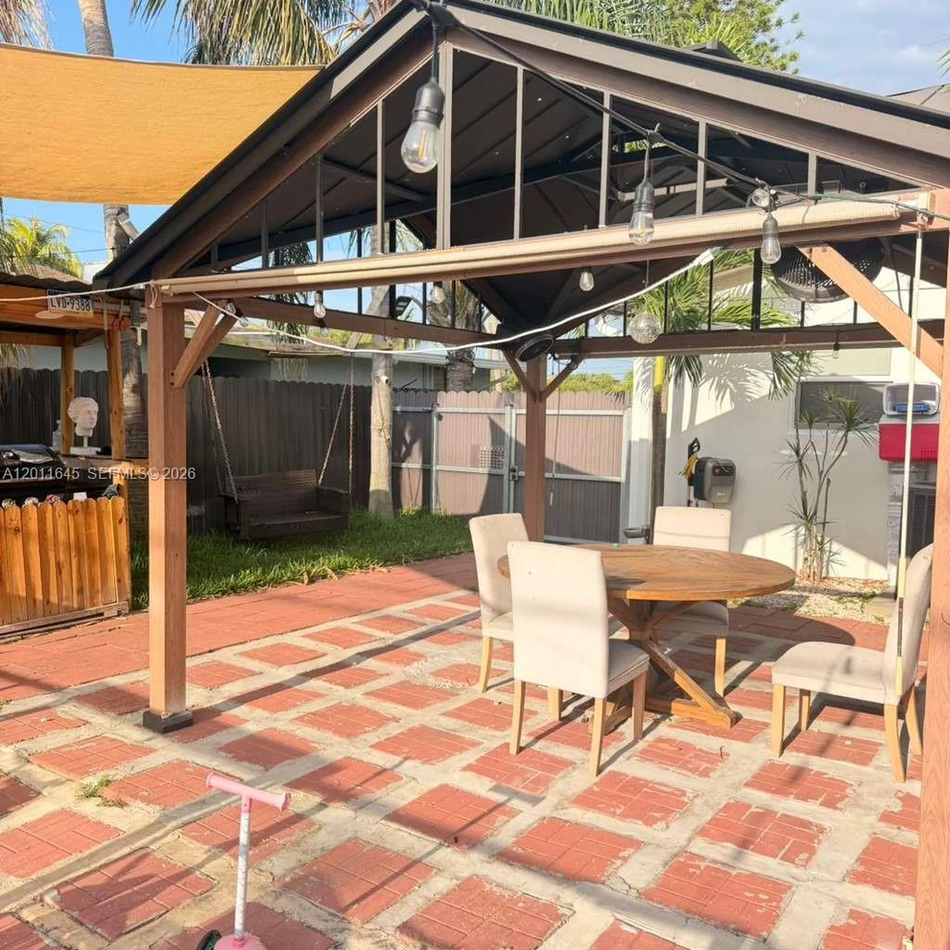 2221 N 61st Avenue Hollywood FL 33024