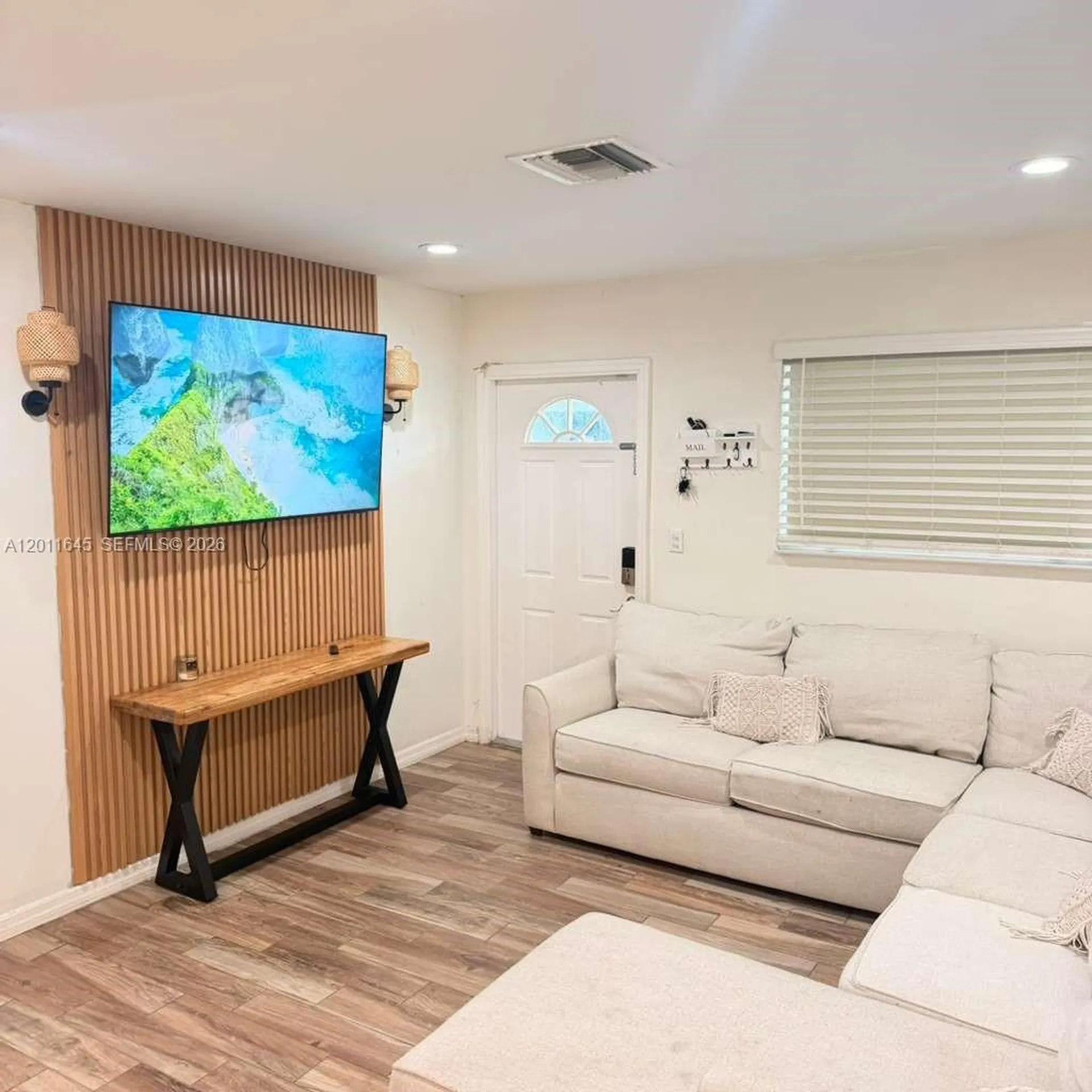 2221 N 61st Avenue Hollywood FL 33024