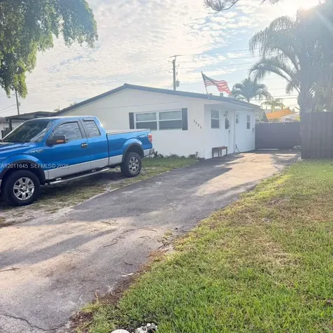 2221 N 61st Avenue Hollywood FL 33024