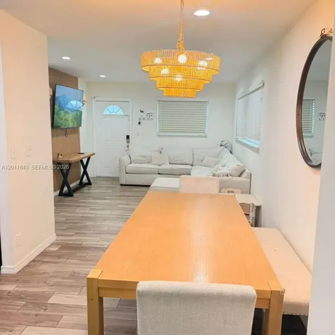 2221 N 61st Avenue Hollywood FL 33024