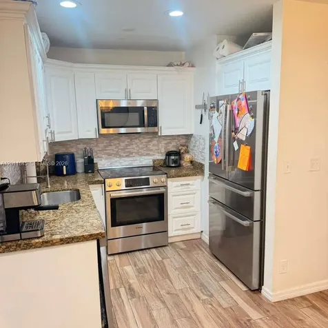 2221 N 61st Avenue Hollywood FL 33024