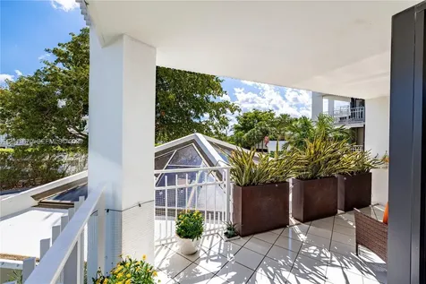 4000 Towerside Terrace Miami FL 33138