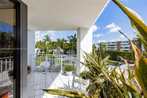 4000 Towerside Terrace Miami FL 33138