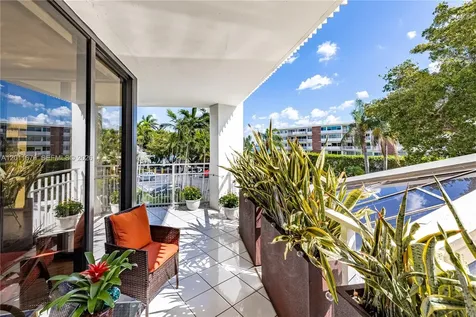 4000 Towerside Terrace Miami FL 33138