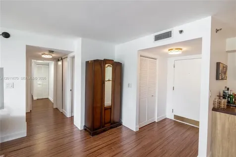 4000 Towerside Terrace Miami FL 33138